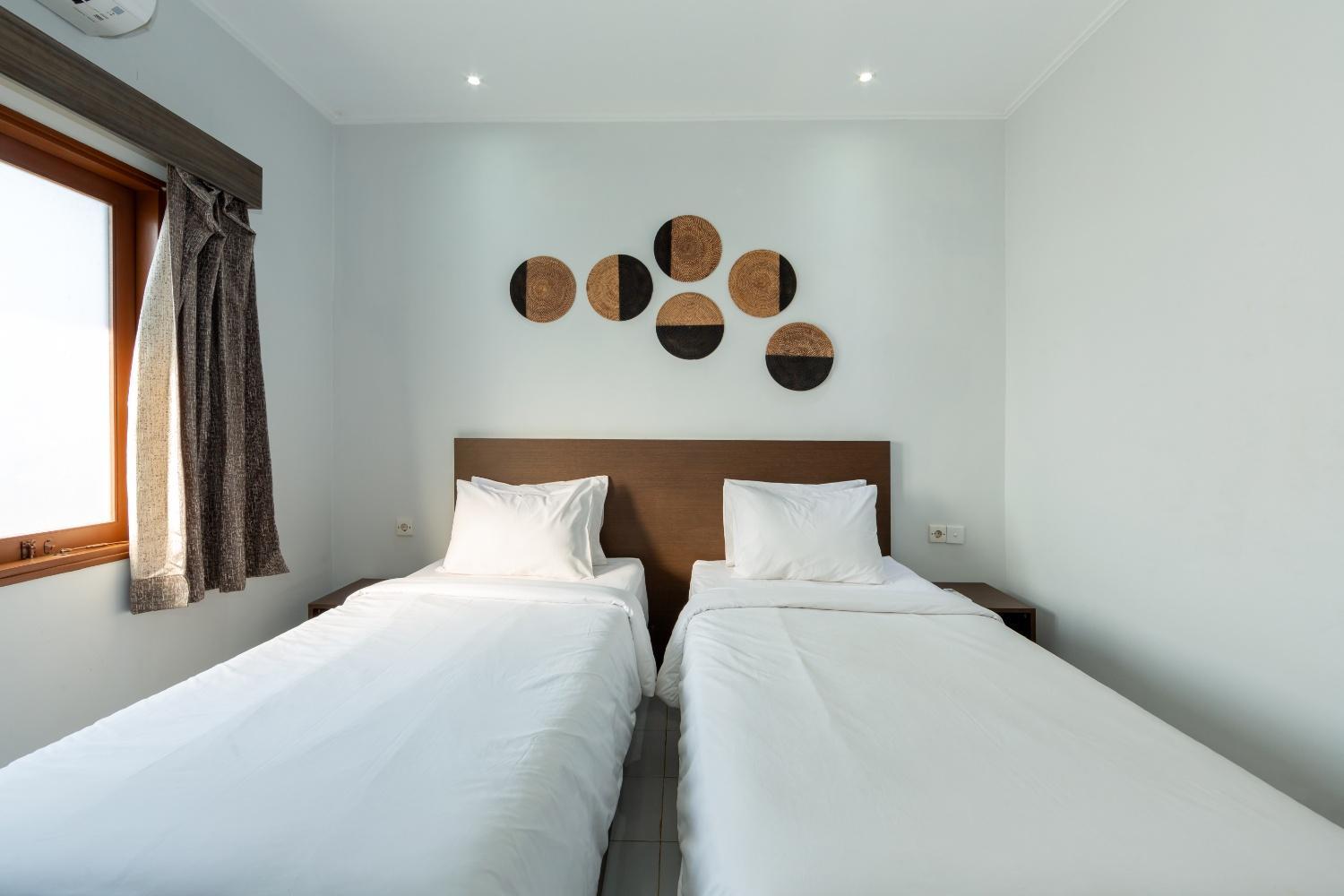 Cove Matahari Guesthouse Sunset Легиан Екстериор снимка